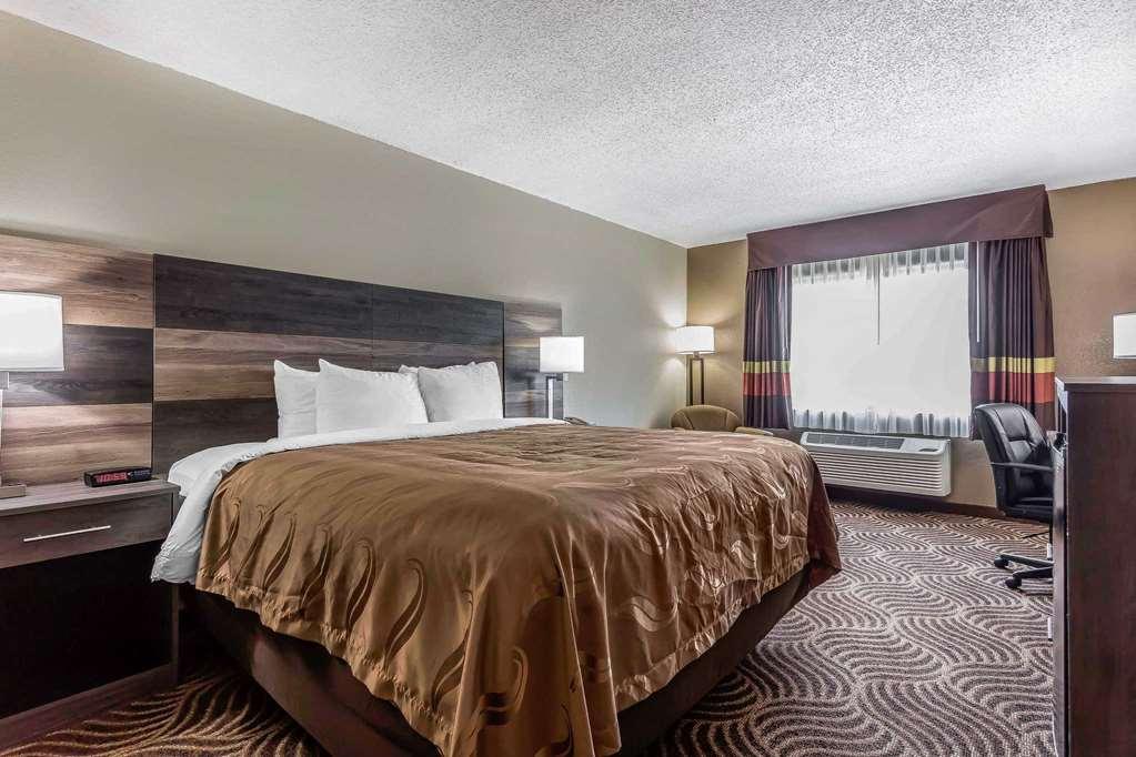 Quality Inn & Suites Salisbury Bagian luar foto