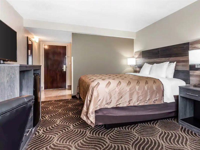 Quality Inn & Suites Salisbury Bagian luar foto