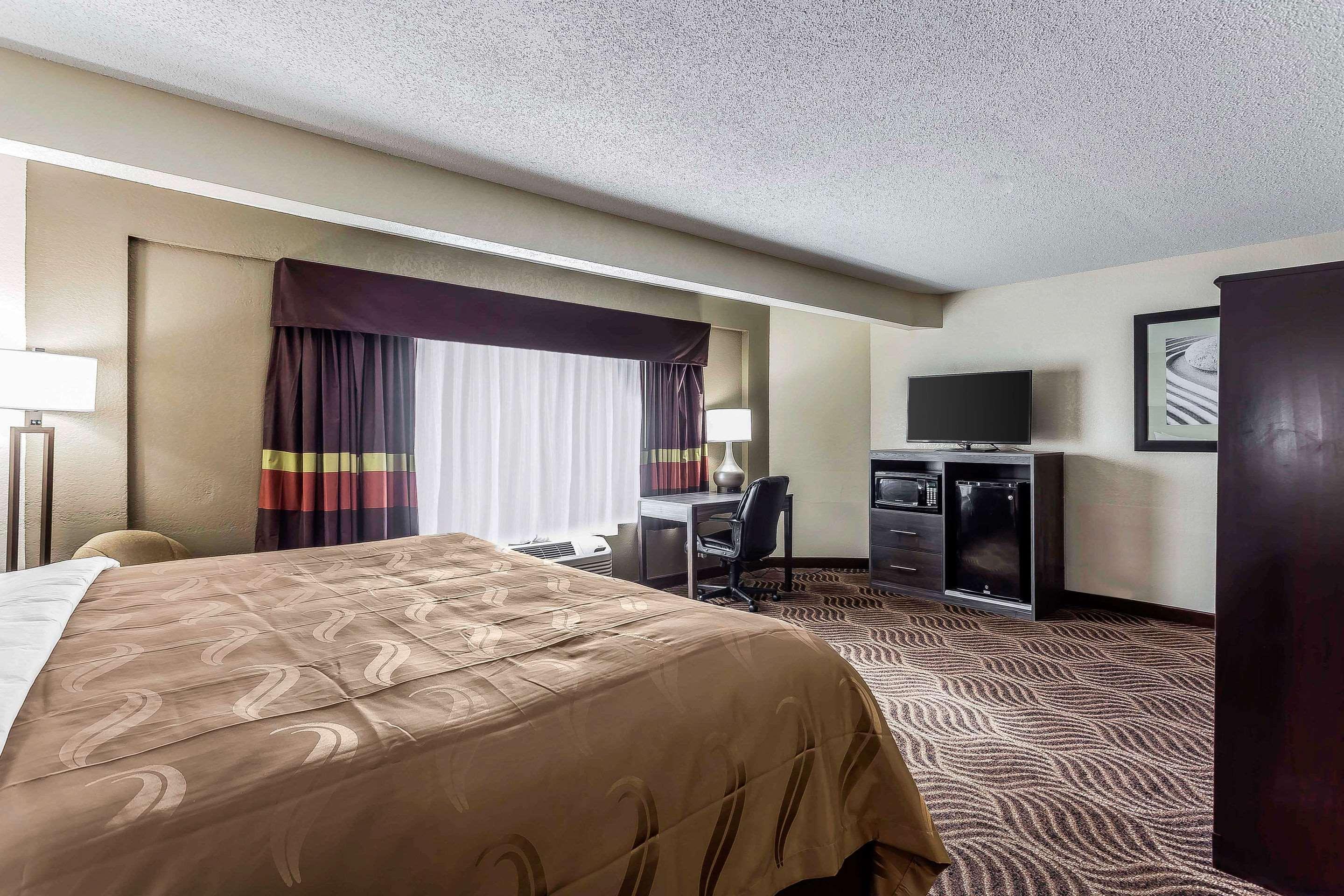 Quality Inn & Suites Salisbury Bagian luar foto