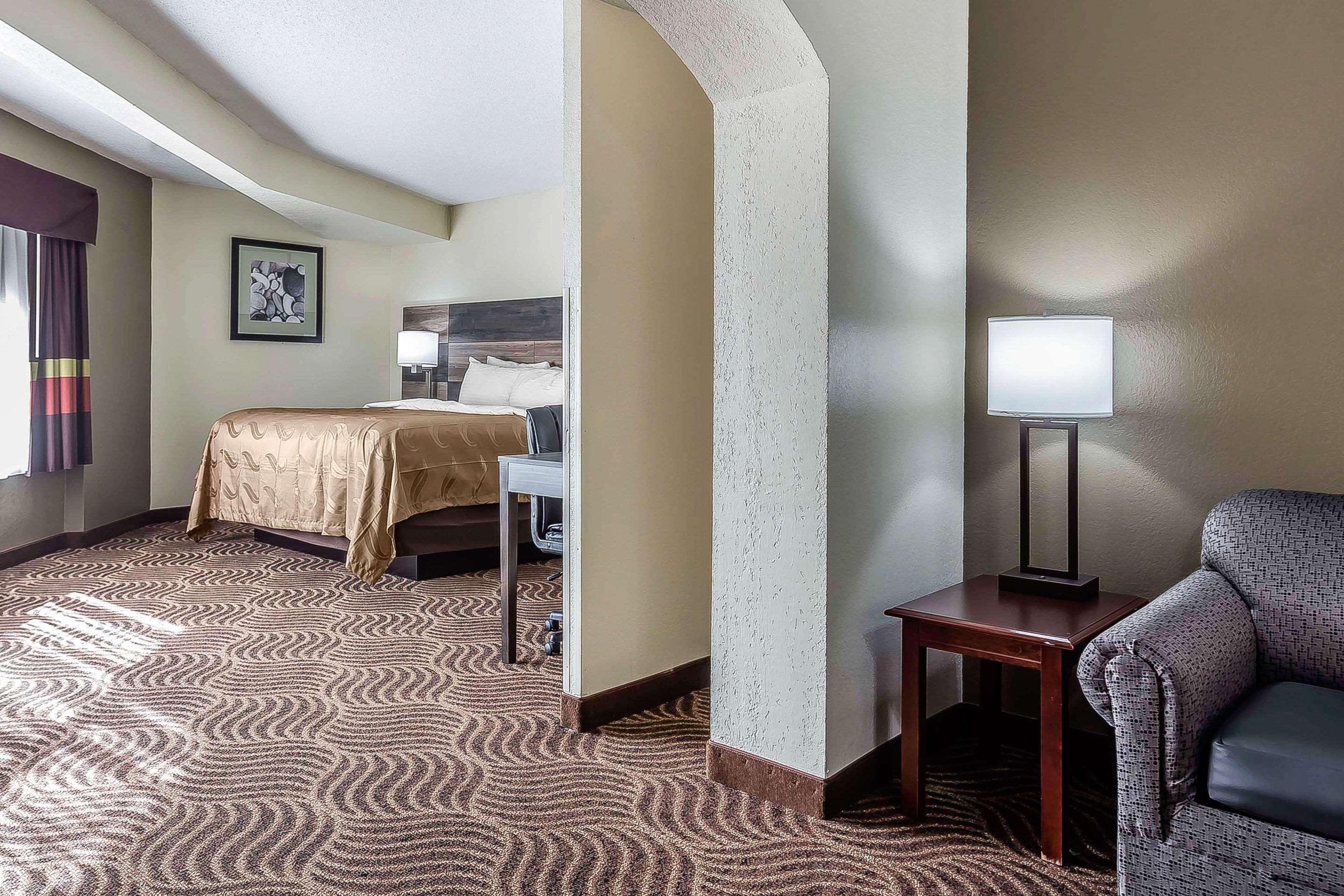 Quality Inn & Suites Salisbury Bagian luar foto
