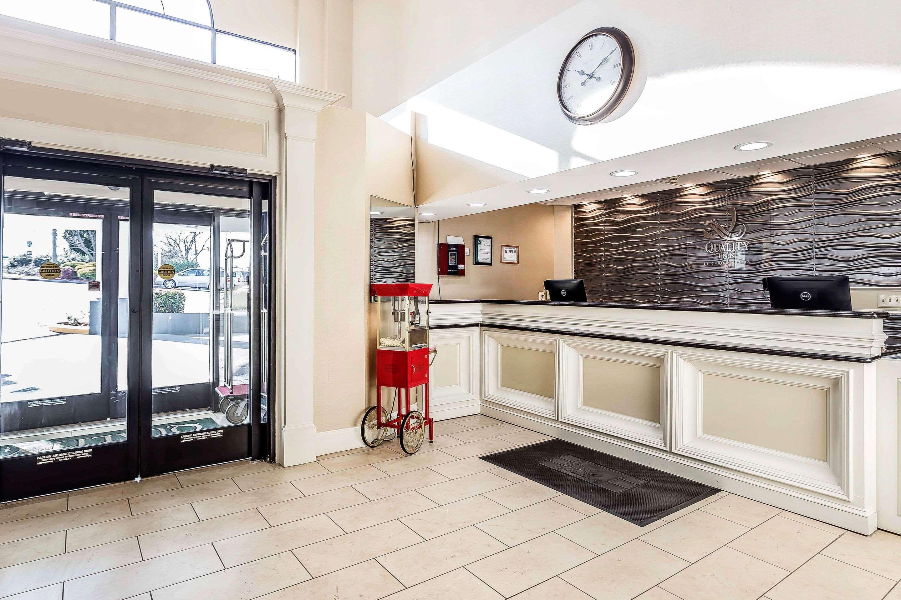 Quality Inn & Suites Salisbury Bagian luar foto