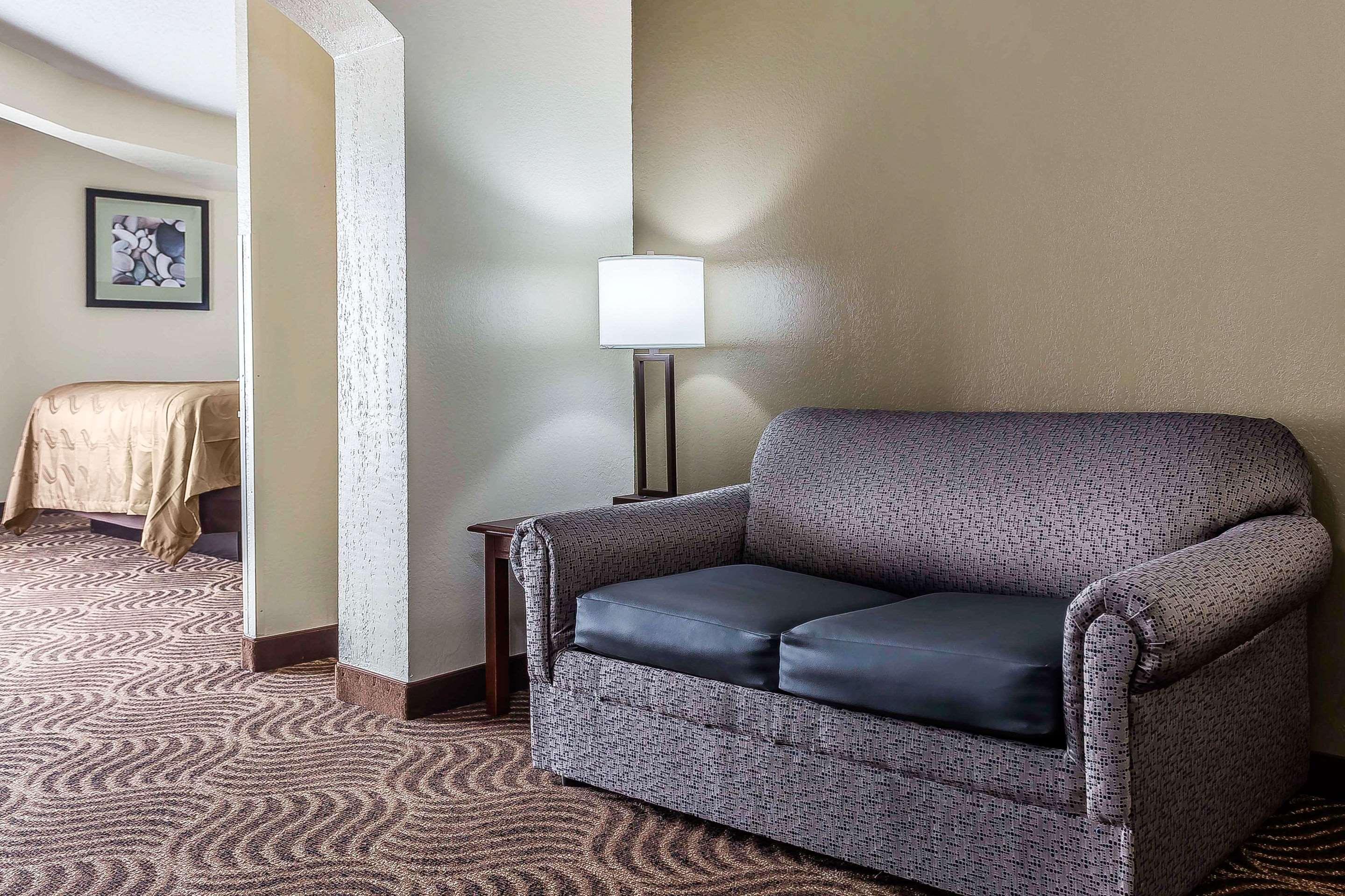 Quality Inn & Suites Salisbury Bagian luar foto