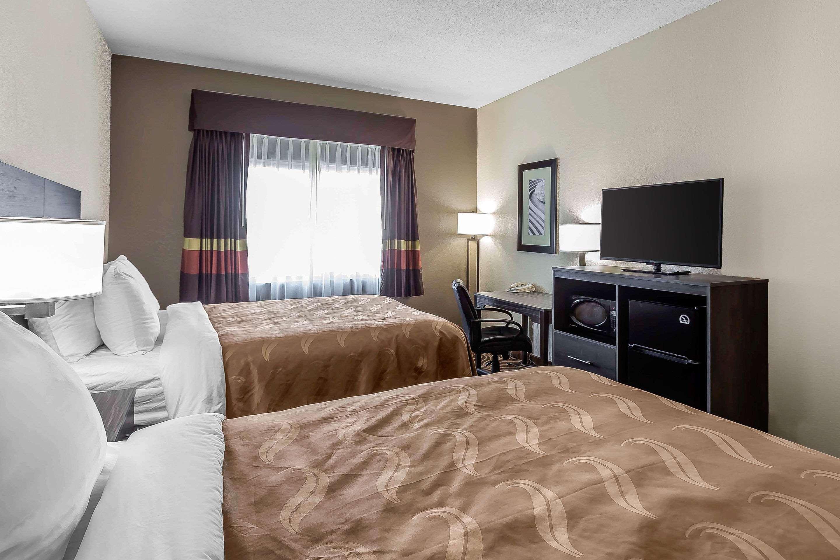 Quality Inn & Suites Salisbury Bagian luar foto