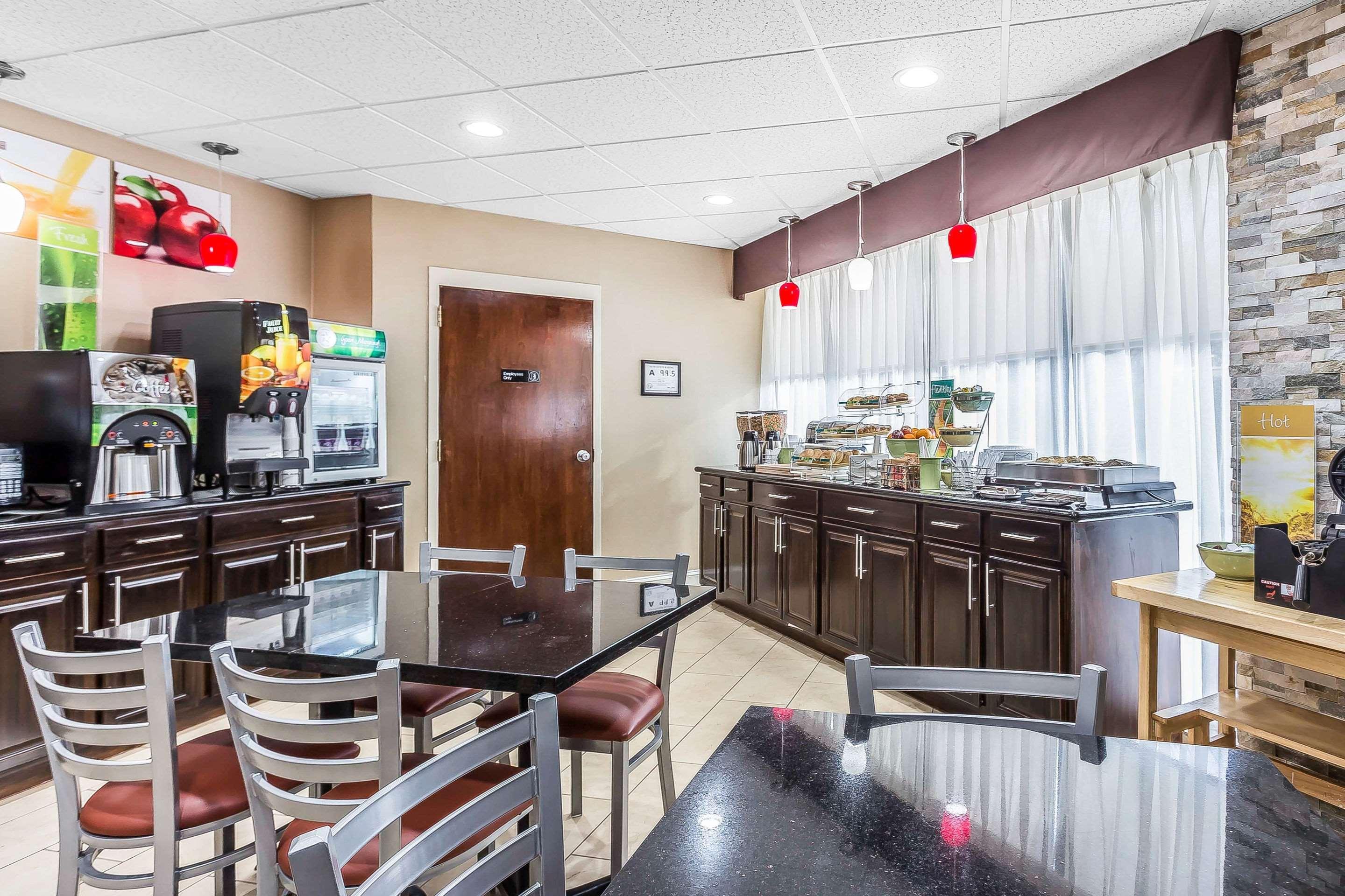 Quality Inn & Suites Salisbury Bagian luar foto