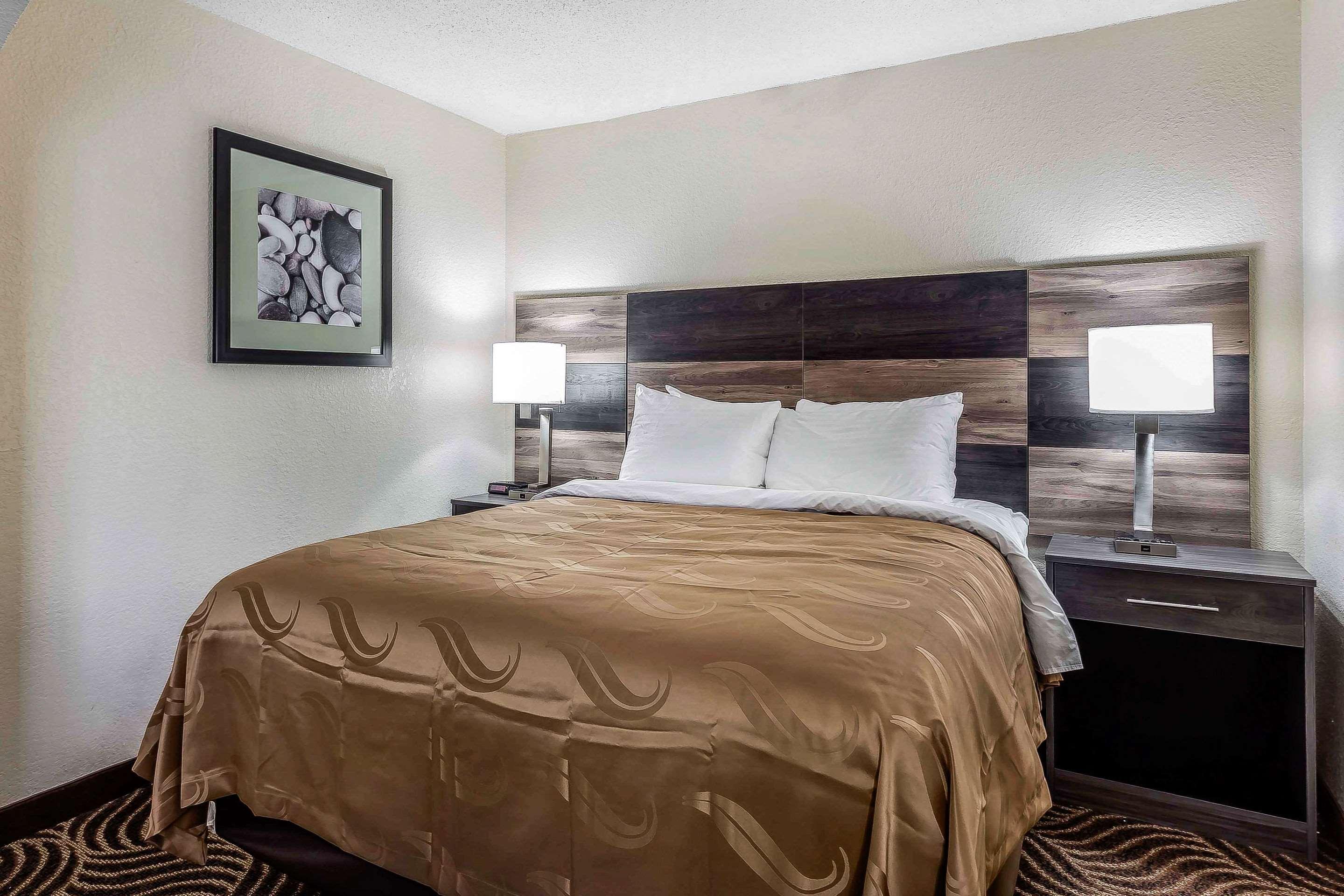 Quality Inn & Suites Salisbury Bagian luar foto